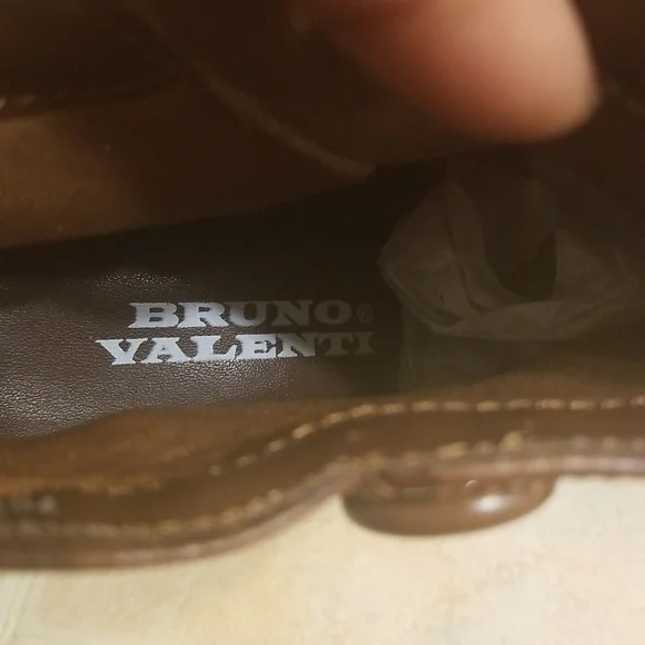 NWOT Bruno Valenti 3' cognac leather pointed toe bootie. Size 11 Unboxed - Picture 4 of 5